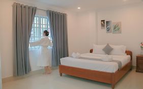 White Corner Hotel