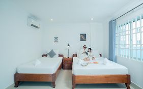 White Corner Hotel